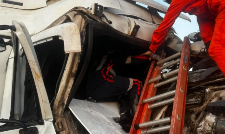 Acidente entre três caminhões deixa três mortos na BR-343, em Campo Maior