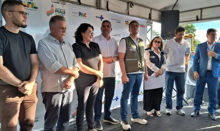 Assinatura de ordem de serviço marca início da construção da maternidade de Piripiri