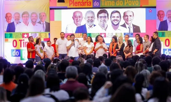 Base de Rafael Fonteles apresenta avanços na Educação e metas para os próximos quatro anos em plenária temática