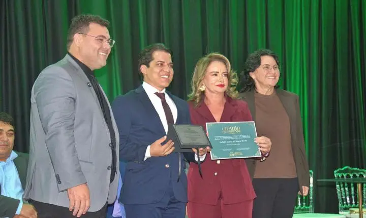 Câmara de Piripiri homenageia personalidades com Títulos de Cidadão e Cidadã Piripiriense