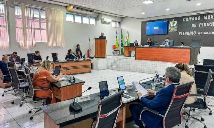 Câmara de Piripiri recebe Projeto de Lei de reajuste dos servidores da SETAS