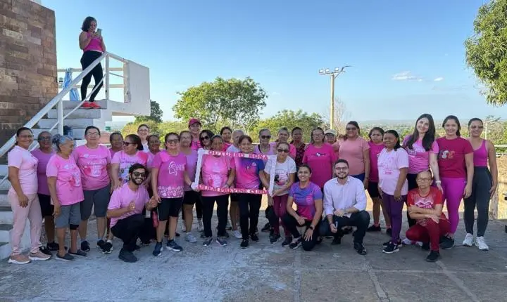 Caminhada do Outubro Rosa reúne mulheres em Piripiri e reforça cuidados com a saúde