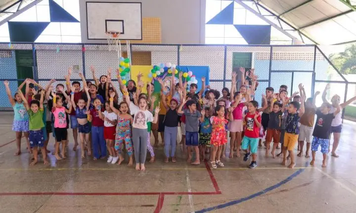 Colônia de Férias do Programa Vamos Aprender atende mais de 2 mil alunos em Piripiri