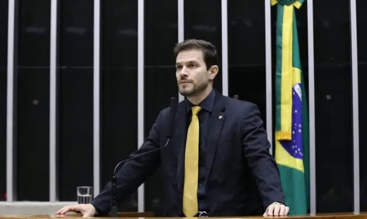 Comissão aprova comparecimento obrigatório de agressor a programa de reeducação
