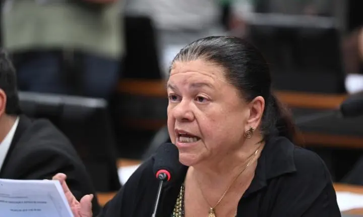 Comissão aprova direito de mulheres e idosos desembarcarem fora da parada de ônibus à noite