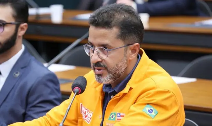 Debatedores divergem sobre medidas do governo para conter preços dos combustíveis