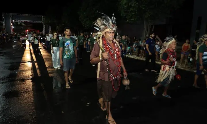 Desfile Cívico de 7 de Setembro reúne escolas, instituições e forças de segurança em Piripiri