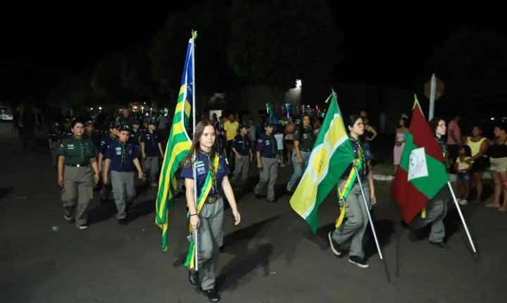 Desfile Cívico de 7 de Setembro reúne escolas, instituições e forças de segurança em Piripiri