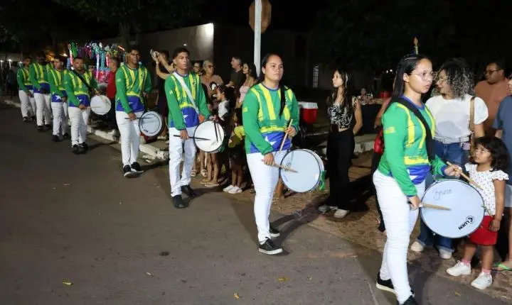 Desfile Cívico de 7 de Setembro reúne escolas, instituições e forças de segurança em Piripiri