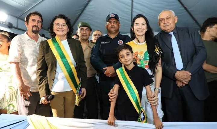 Desfile Cívico de 7 de Setembro reúne escolas, instituições e forças de segurança em Piripiri