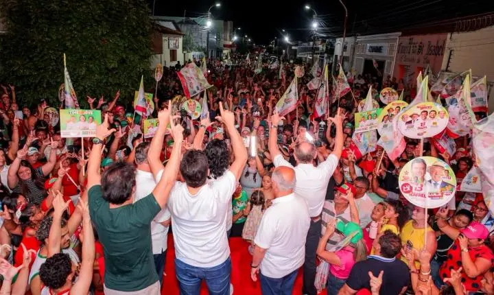 Em Piripiri, Rafael Fonteles reúne multidão e ressalta série de ações no município
