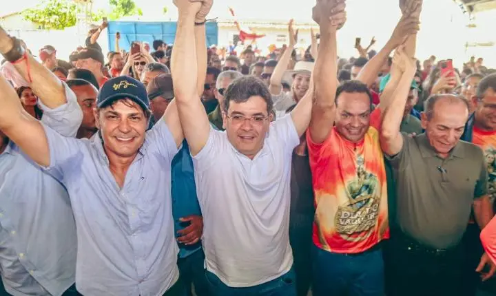 Ex-prefeito Roger Linhares deixa oposição e declara apoio à Rafael Fonteles