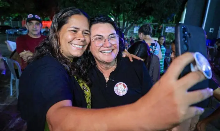Festa das Mães promovida pela Prefeitura de Piripiri reúne grande público e sorteia moto 0 km