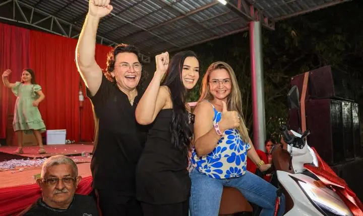 Festa das Mães promovida pela Prefeitura de Piripiri reúne grande público e sorteia moto 0 km