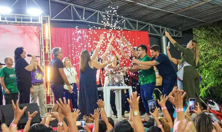 Festa das Mães promovida pela Prefeitura de Piripiri reúne grande público e sorteia moto 0 km
