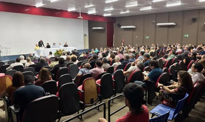 Lançada a 2ª edição do livro Nos Bilinguinguins do Inferno, sobre a trajetória de Carlos Said