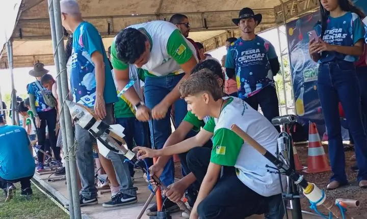 Olimpíada de Foguetes de Piripiri reúne estudantes no Parque de Exposição Carolina Freitas Lira
