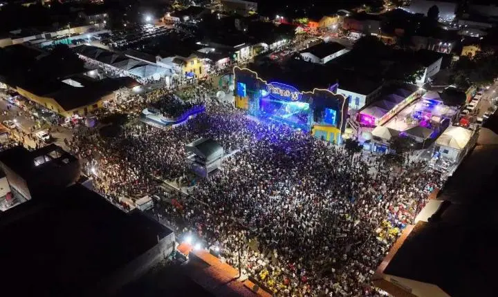 Pedro II vive noite histórica na abertura dos 20 anos do Festival de Inverno
