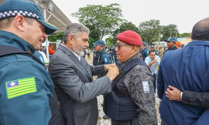 PM celebra Dia de Tiradentes com homenagens a agentes de segurança no Piauí