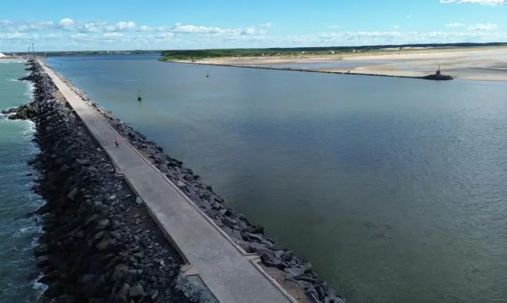 Porto de Luís Correia conclui balizamento e iluminação do canal de navegação