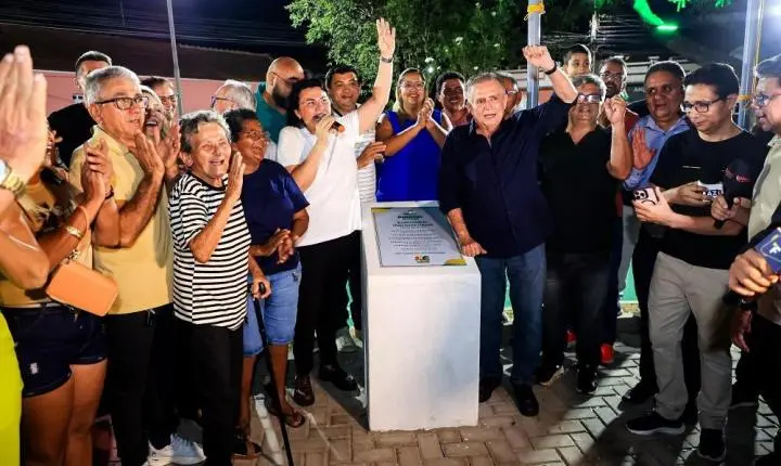 Praça das Flores é revitalizada é entregue à população com novo visual no Centro de Piripiri
