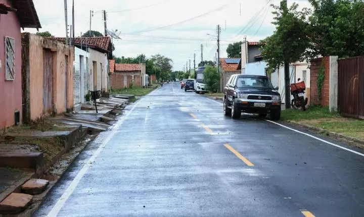 Prefeita Jôve Oliveira entrega novo trecho de pavimentação em Piripiri por meio do OPA