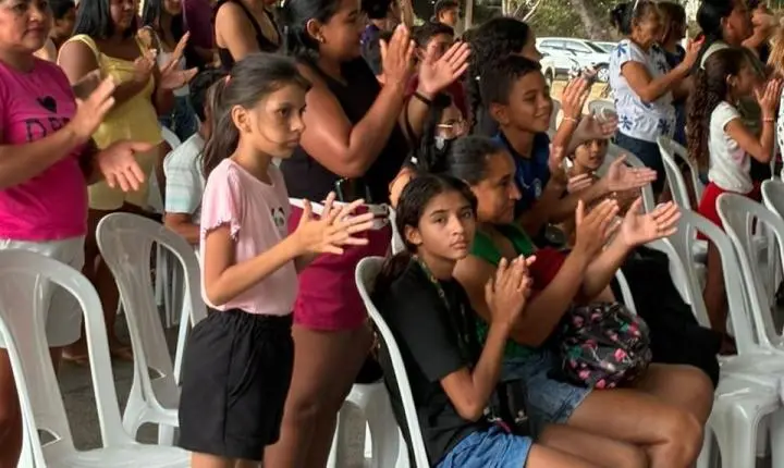 Prefeitura de Piripiri e AABB celebram 5 anos do AABB Comunidade com entrega de kits aos alunos