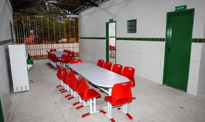 Prefeitura de Piripiri entrega CETI Vicente Alves Ferreira reconstruído e ampliado na comunidade Açude da Baixa