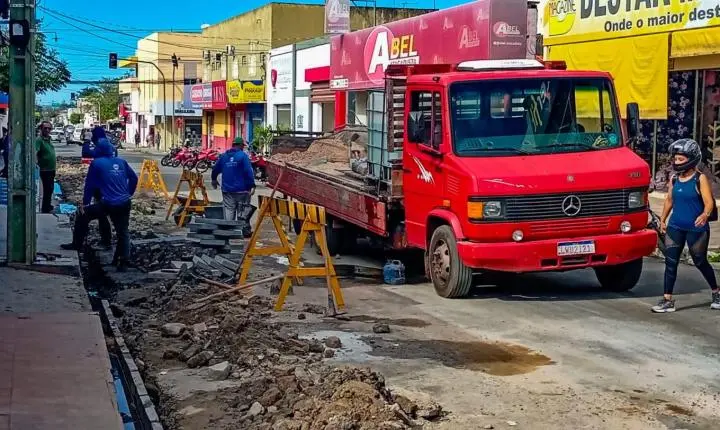 Prefeitura intensifica obras de recuperação na rua Santos Dumont