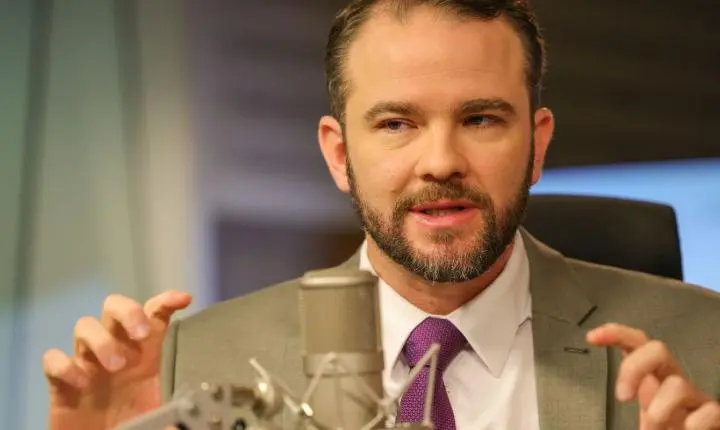 Produtividade permite reduzir jornada sem cortar salário, diz Durigan