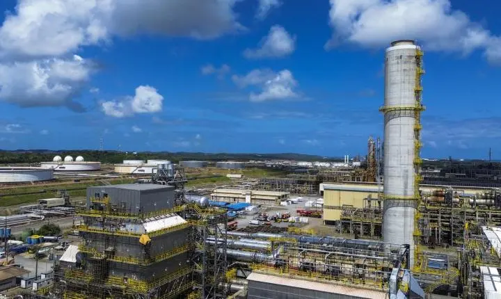 Refinarias da Petrobras operam com mais de 100% de capacidade; entenda