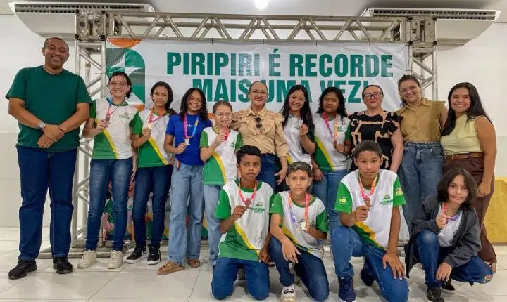 SEDUC de Piripiri entrega 328 medalhas da OBMEP Mirim a estudantes da rede municipal