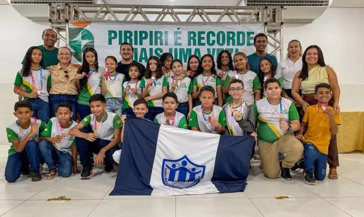 SEDUC de Piripiri entrega 328 medalhas da OBMEP Mirim a estudantes da rede municipal