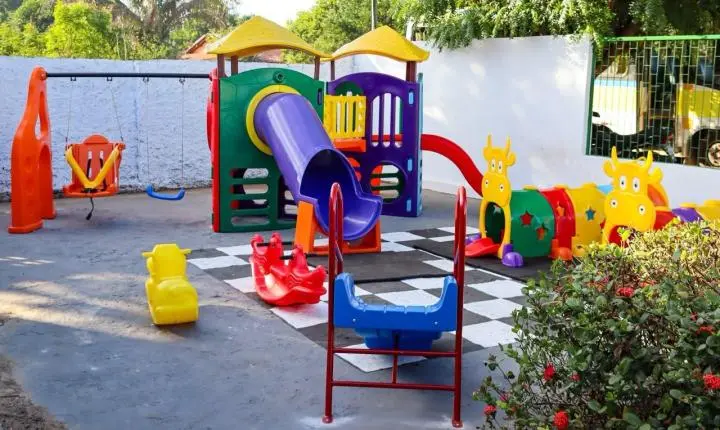 SEDUC de Piripiri entrega playground à Creche Antônio Isaías, na comunidade Caldeirão
