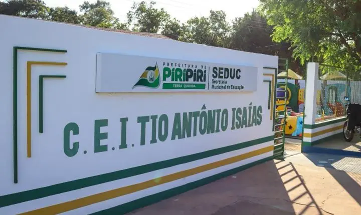 SEDUC de Piripiri entrega playground à Creche Antônio Isaías, na comunidade Caldeirão