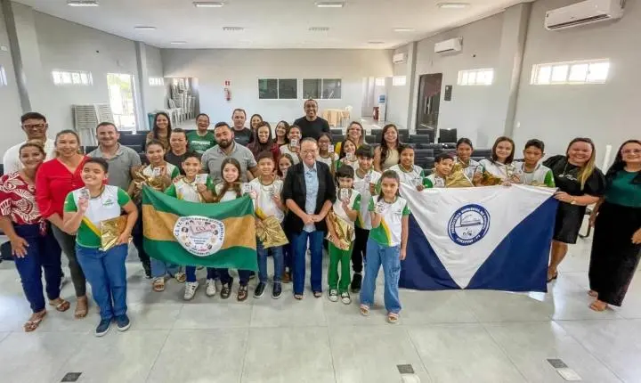 SEDUC de Piripiri premia estudantes vencedores da etapa municipal do projeto MPT na Escola