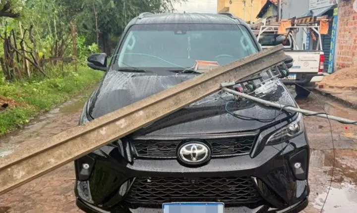 Temporal com microexplosão provoca destruição em Piracuruca