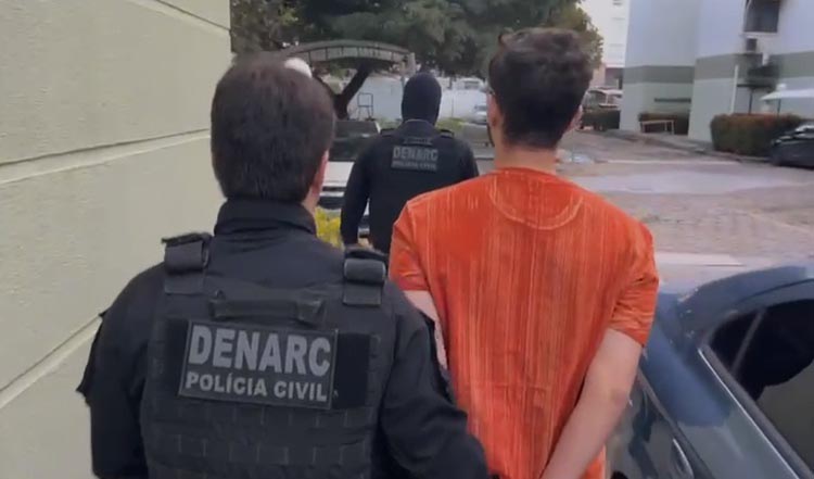 Operação contra drogas sintéticas prende filhos de ex-parlamentar; médica e DJ estão foragidos